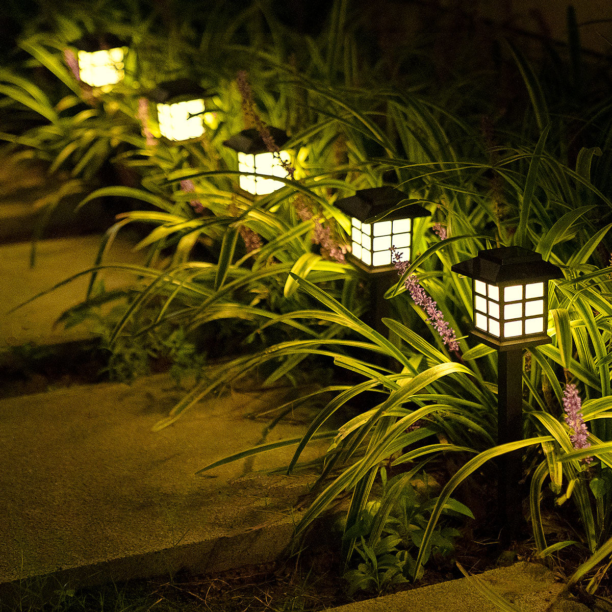 Gigalumi Grid Solar Pathway Lights Set (8&12&16 Pack)