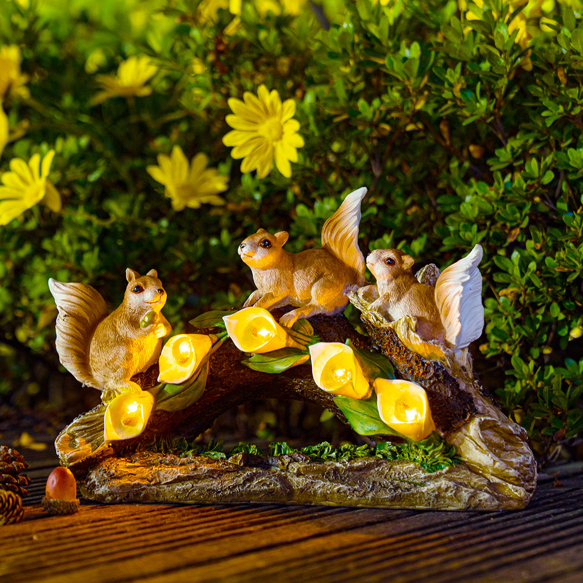 Gigalumi Solar Garden Squirrel Statue Set (1 Pack)