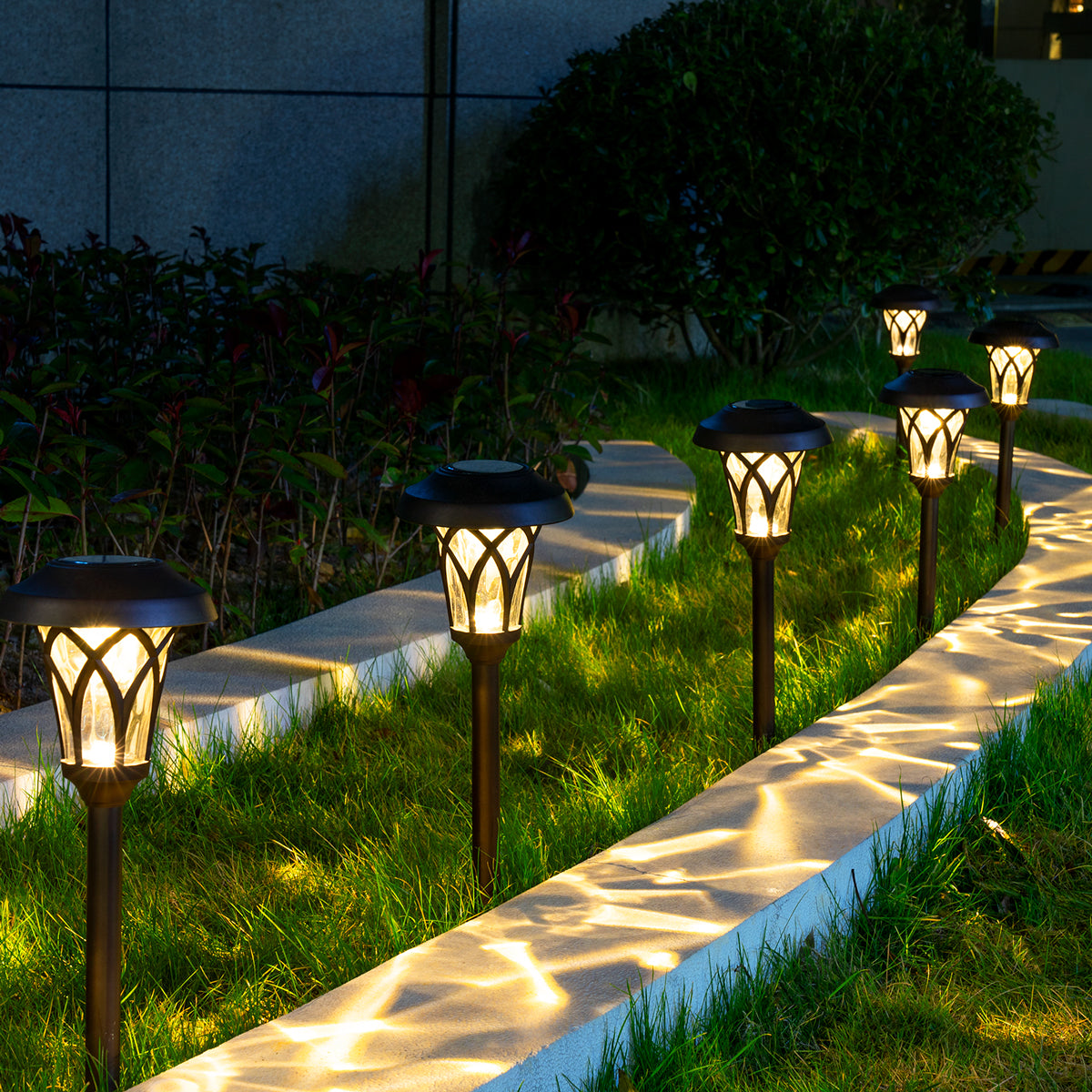Gigalumi Tulip Designed Solar Yard Lights Set (6 Pack)
