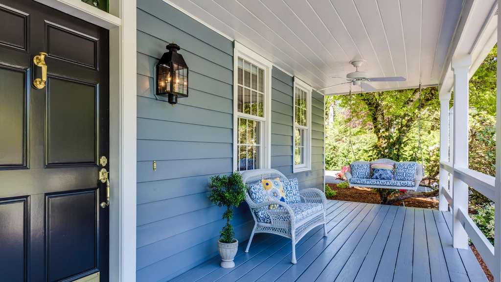 The Ultimate Guide to Front Porch Decorating on a Budget