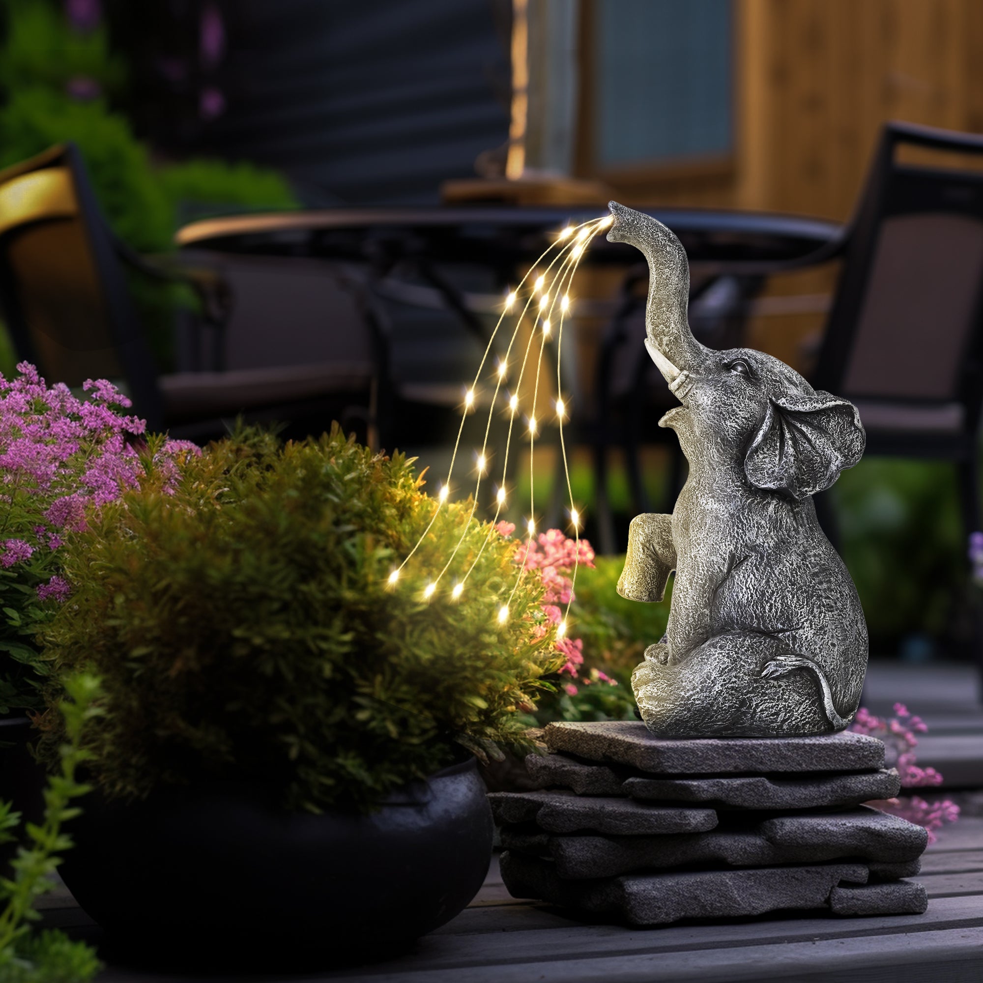 Gigalumi Solar Outdoor Elephant Statue (1 Pack)